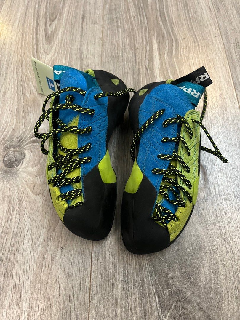Scarpa mago climbing shoes size 36