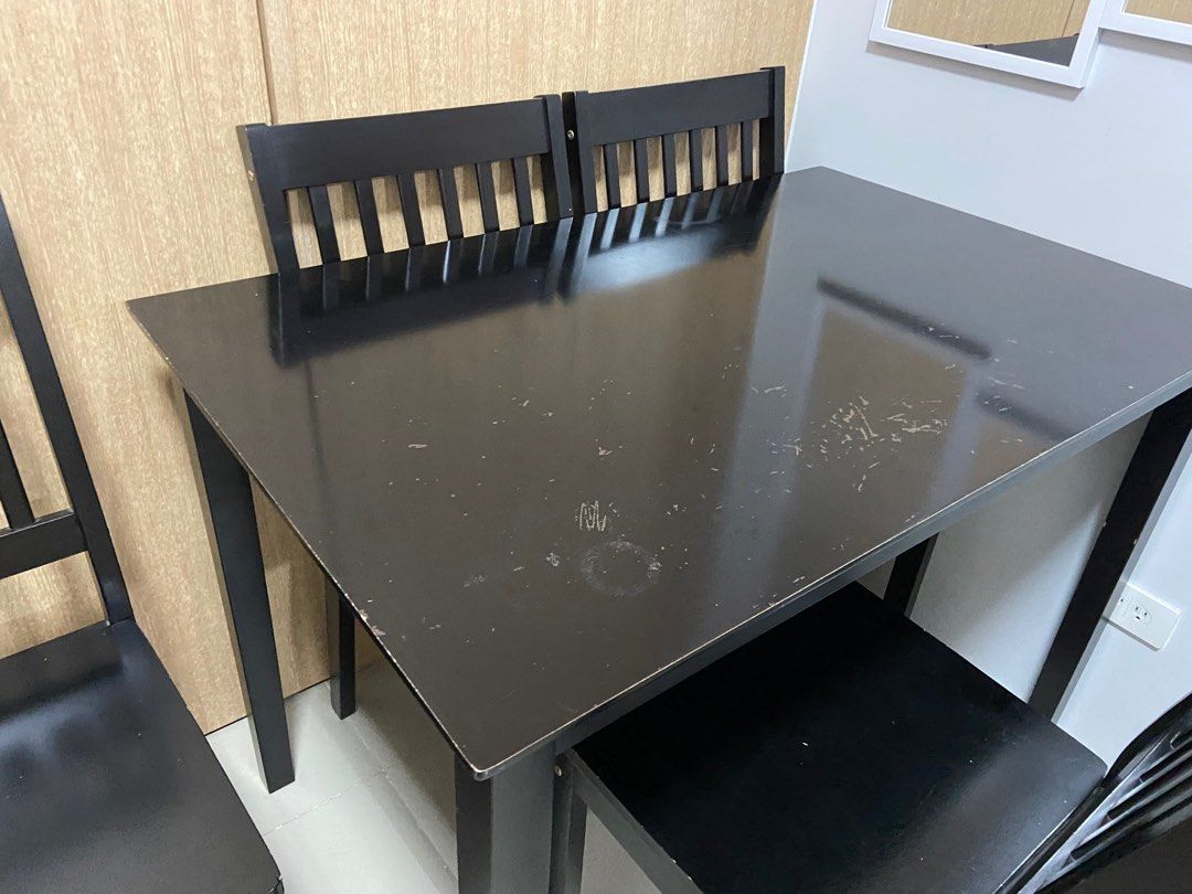 Second hand 4 top seater dining table