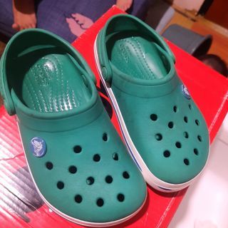 Sendal Crocs Original C10