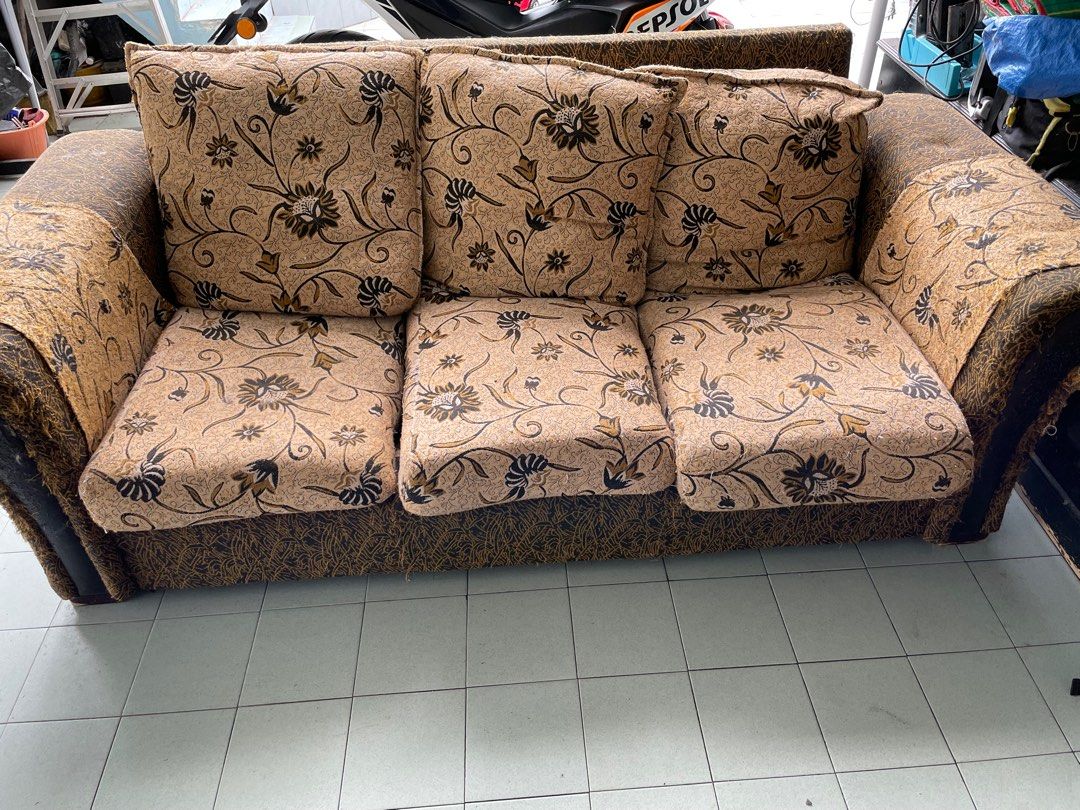 Sofas, Furniture & Home Living, Furniture, Sofas on Carousell