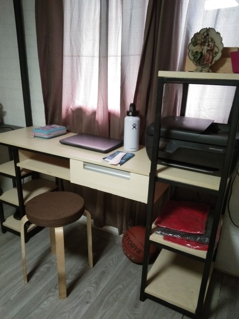 STUDY/ OFFICE TABLE on Carousell