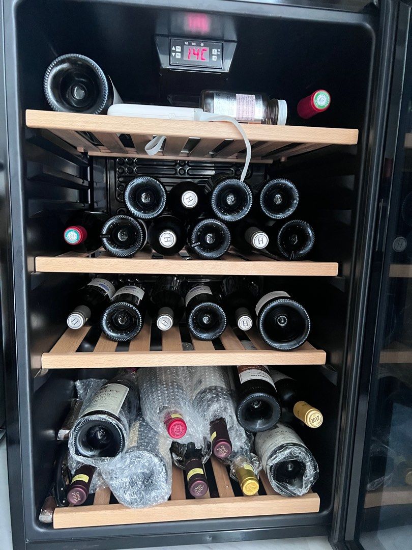 Tecno wine chiller TWC133cdn, TV & Home Appliances, Kitchen Appliances