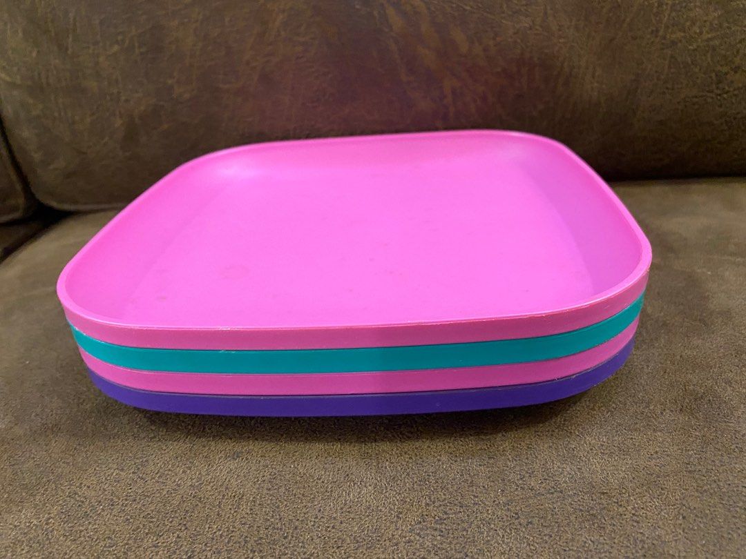 Tupperware Brand -Plates (Category: Dinnerware & Cutlery) located in Quezon City. Submitted by magnolianovie (Listing ID 1243821421, Image 3). Description: Tupperware Brand.