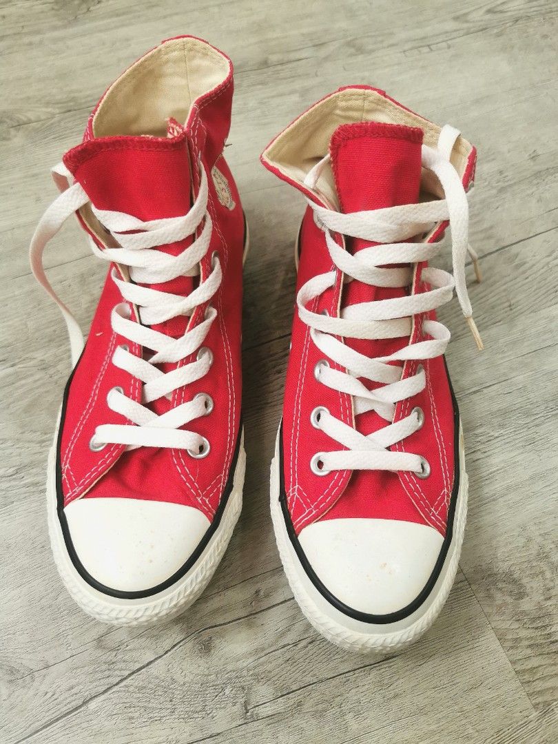 White and red hotsell high top converse