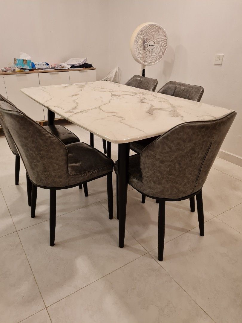Used marble online dining table