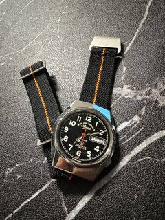 （分類：）位於 。 由 timsstoreluxury 提交（商品編號 1155681814，圖片 1）。簡介： 。