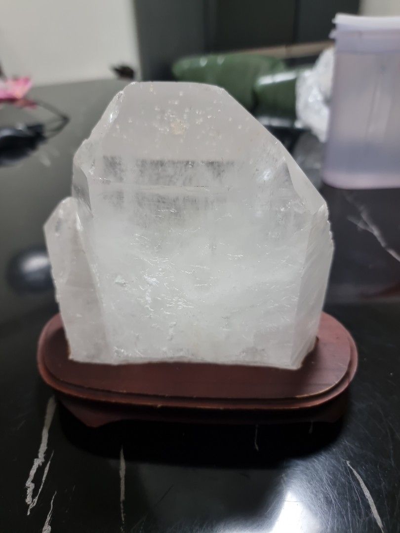 White rectangular Quartz (Category: Precious Stones) located in Singapore. Submitted by koseylow (Listing ID 1243713588, Image 2). Description: Size 180x90x210 Weight 3kg Prosperity white quartz, bring fortune and luck..
