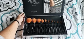 10pc Oval Pro Makeup Brush Set