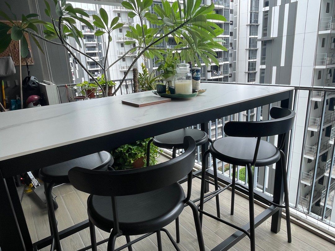 High table with 6 discount chairs
