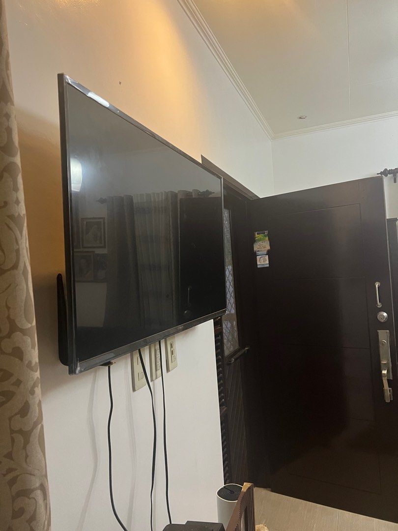 38" devant Flat Screen (Category: TV) located in Cavite. Submitted by amaxxingfinds (Listing ID 1244007888, Image 2). Description: rfs- will replace a new one loc- bacoor Pagasa with remote still working.