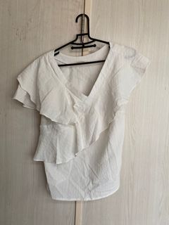 二手，胸前蕾絲上衣