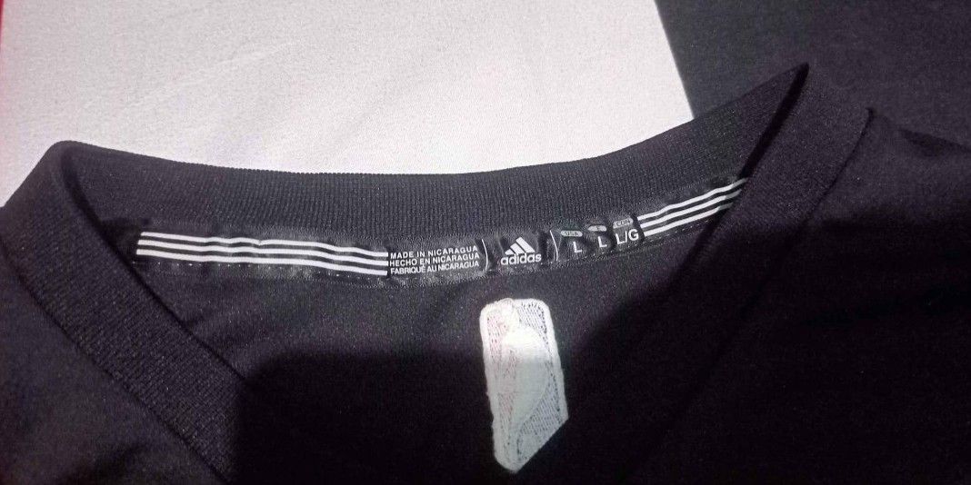 Adidas GSW Thompson Jersey (Category: Activewear) located in Quezon City. Submitted by declutteric (Listing ID 1244048784, Image 3). Description: Sinukat lang Padala galing US. Not sure if orig Slightly nego. RFS: Malaki saken.