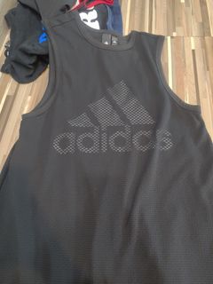 adidas M 胸圍43cm