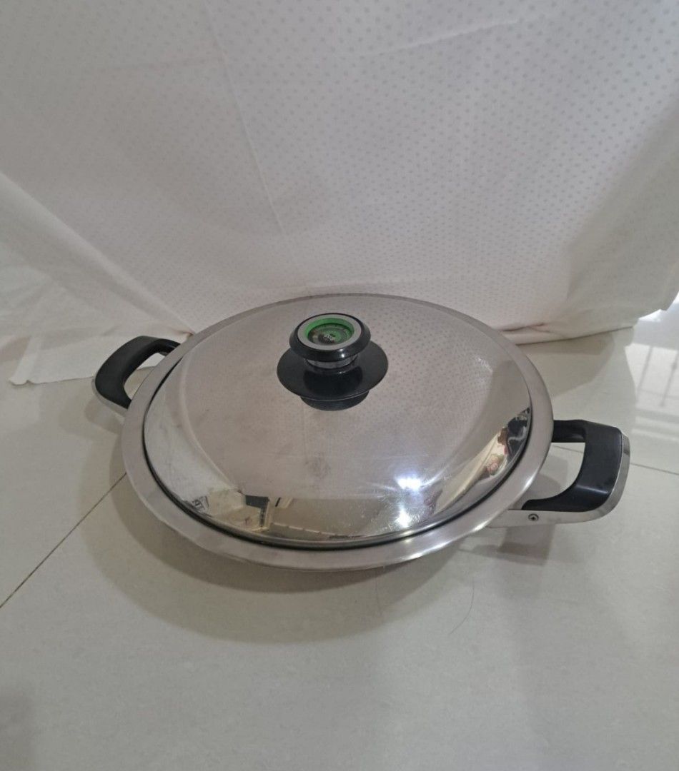 AMC Stainless Steel Pot, Furniture & Home Living, Kitchenware