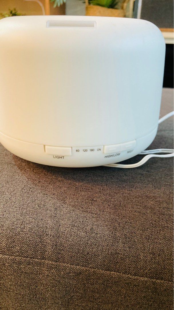 Aromatic Diffuser (Category: Air Purifiers & Dehumidifiers) located in Singapore. Submitted by sdsanjay7 (Listing ID 1244012852, Image 2). Description: Selling Diffuser. Comes with different time settings. Also have dim light for relaxing experience. You can also control mist level as per your need.