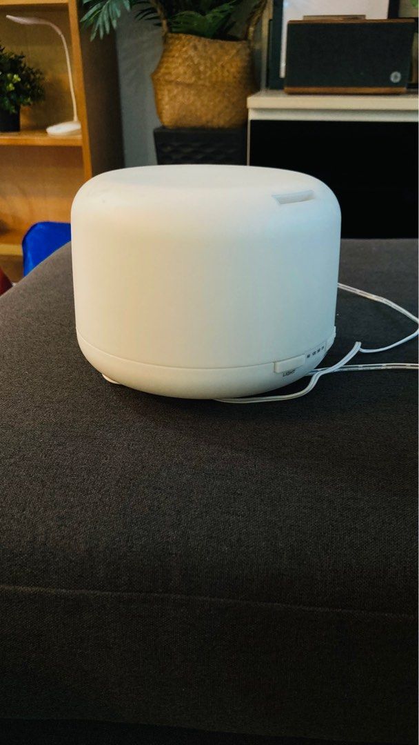 Aromatic Diffuser (Category: Air Purifiers & Dehumidifiers) located in Singapore. Submitted by sdsanjay7 (Listing ID 1244012852, Image 1). Description: Selling Diffuser. Comes with different time settings. Also have dim light for relaxing experience. You can also control mist level as per your need.