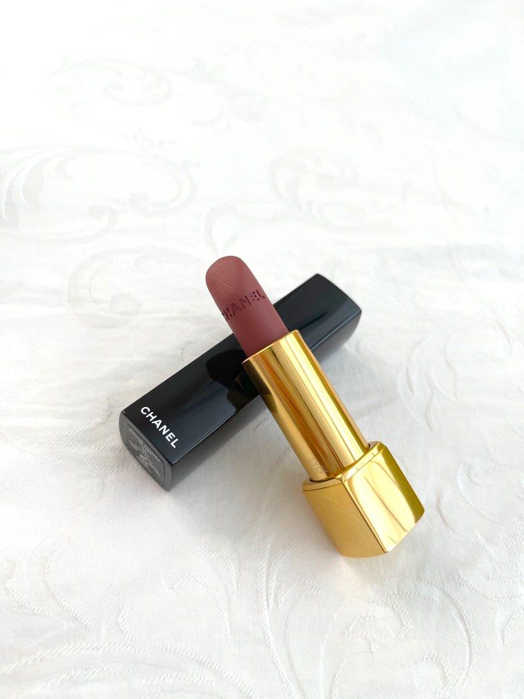 Authentic Chanel Lipstick. Rouge Allure Velvet 62 Libre.