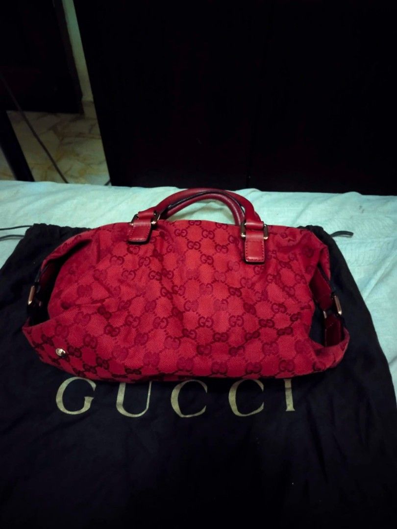 Authentic Gucci bag, Women's Fashion, Bags & Wallets, Shoulder Bags on