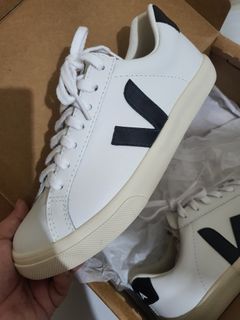 AUTHENTIC VEJA ESPLAR SNEAKERS (with box) from UK