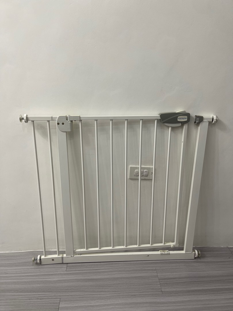 Baby Gate with Extender on Carousell
