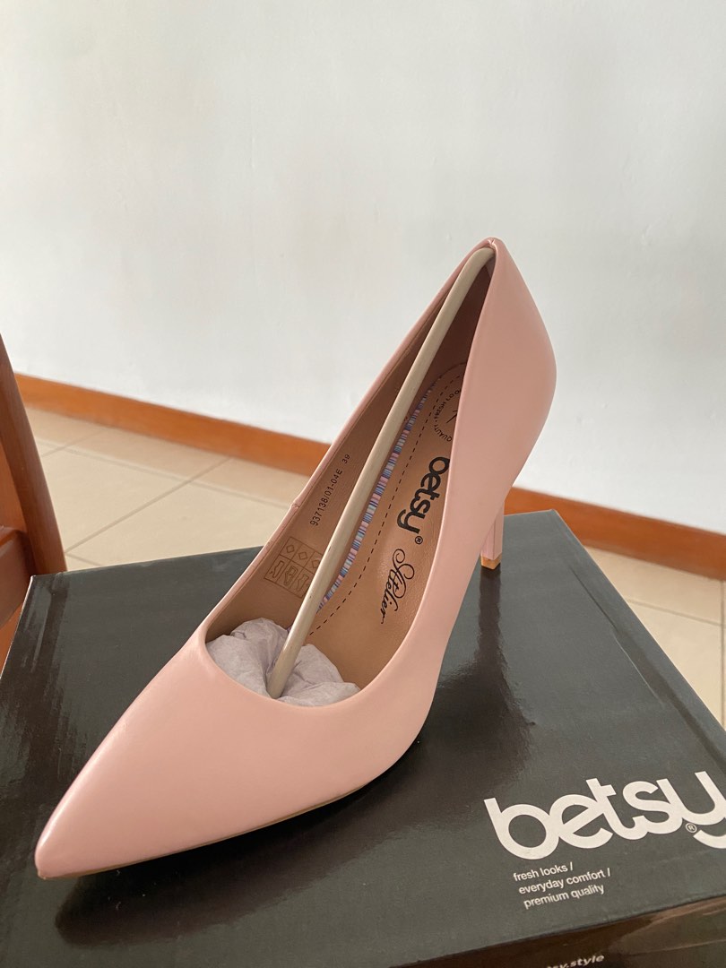 Comfy pink deals heels