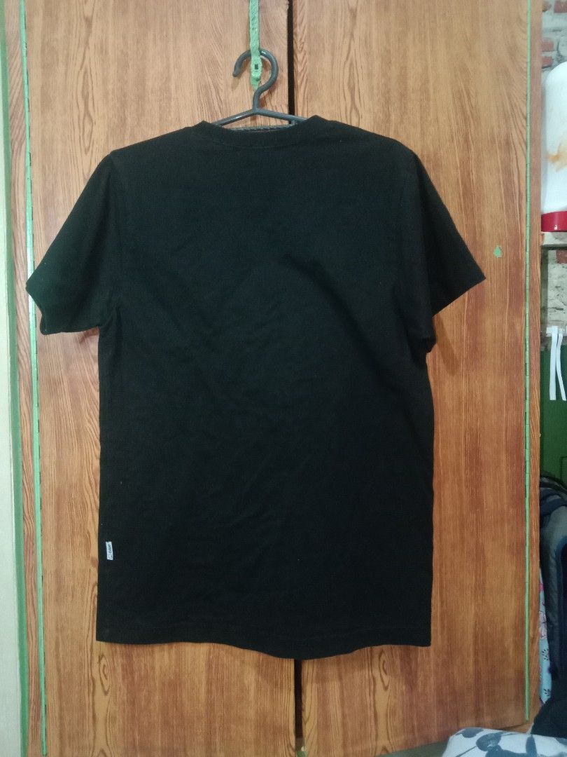 Blue corner black shirt top