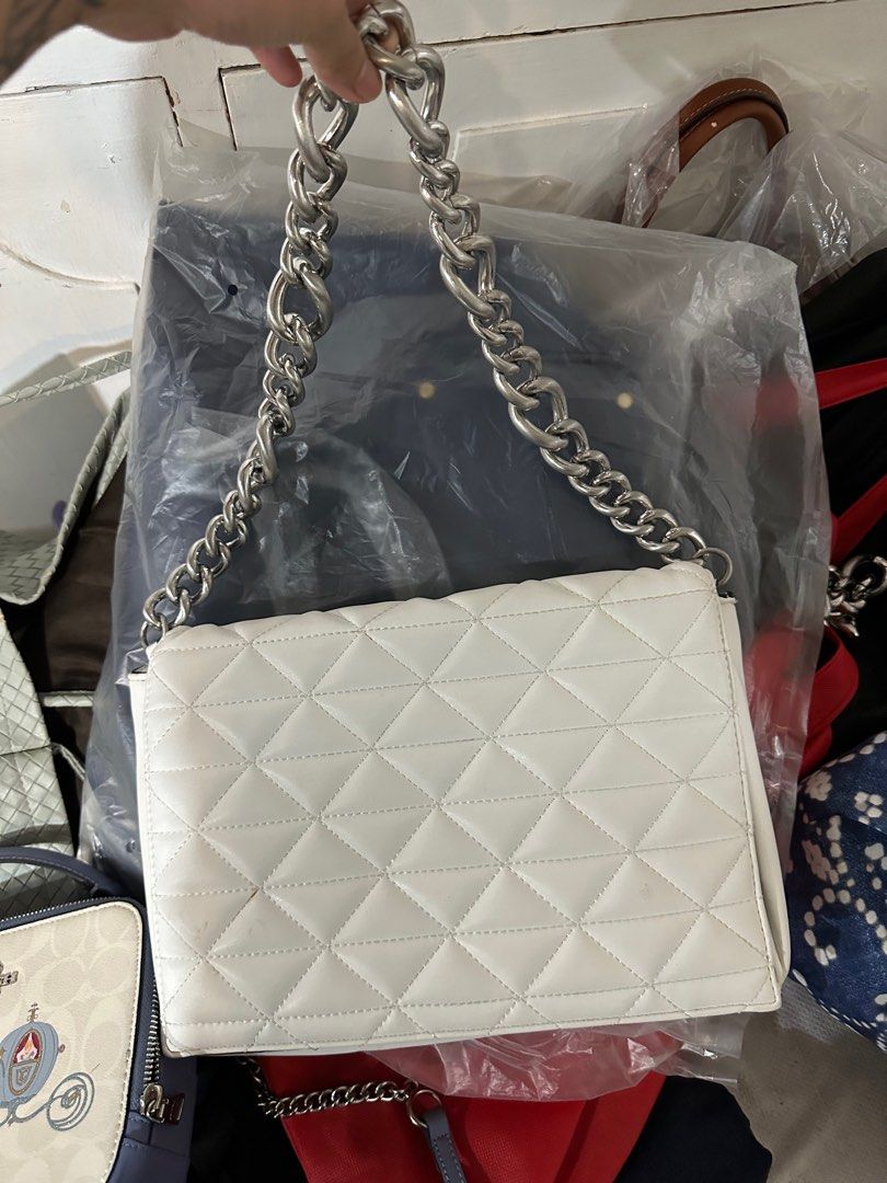 Call it Spring BAG (Category: Luxury Bags & Wallets) located in Quezon City. Submitted by PVDLL (Listing ID 1243934299, Image 1). Description: .