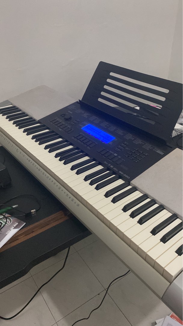 Casio Keyboard WK 220 Hobbies Toys Music Media Musical