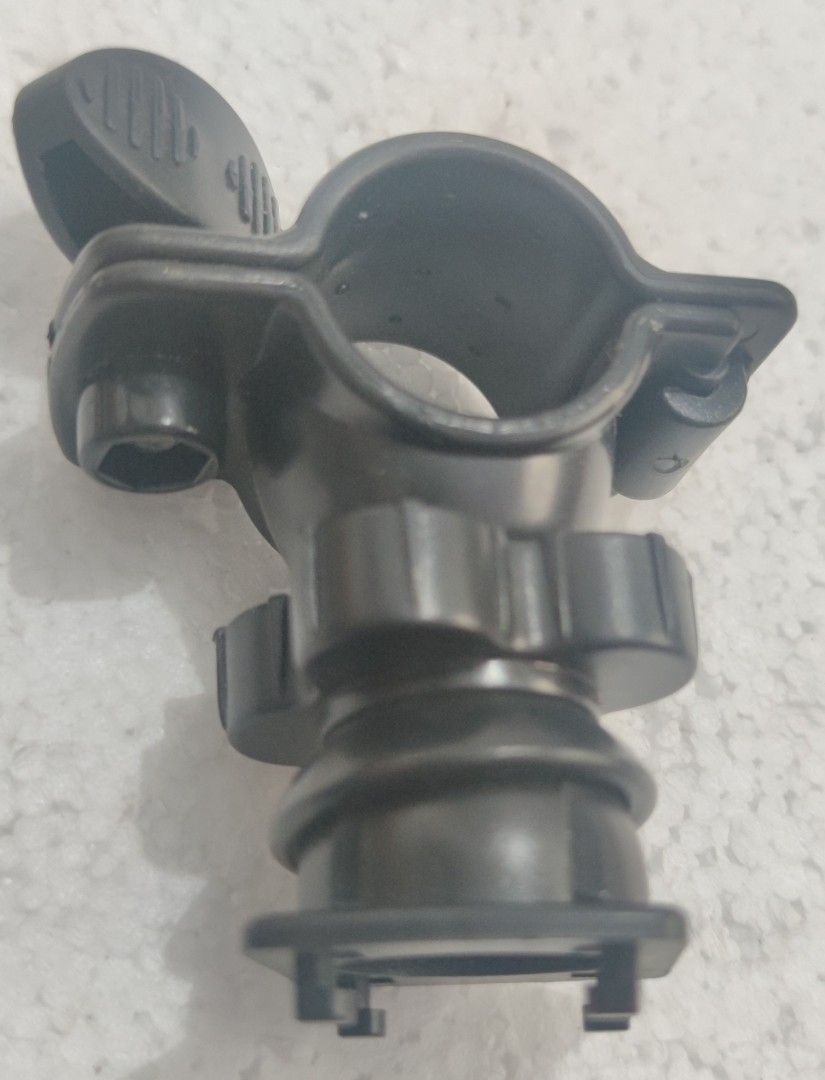 Cellphone holder for bike/motorcycle (Category: Mounts & Holders) located in Cavite. Submitted by Combiishop (Listing ID 1243925230, Image 2). Description: .