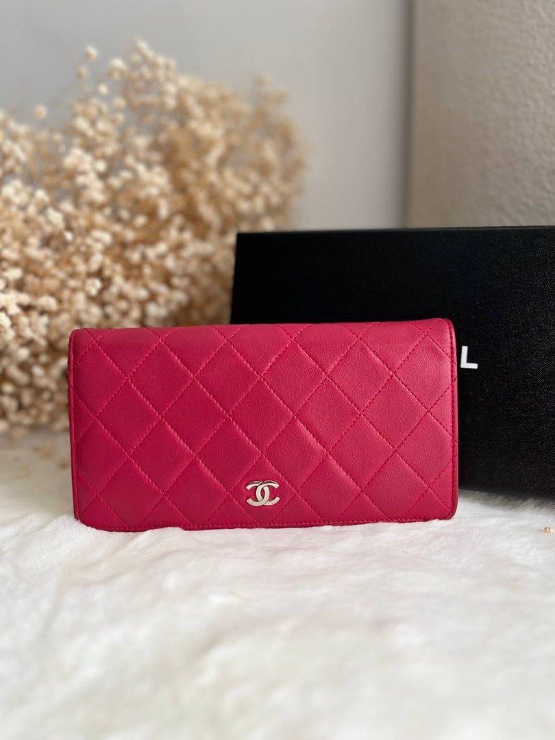 Chanel classic bifold wallet, Luxury, Bags & Wallets on Carousell