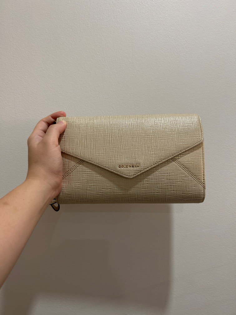 Cole haan hotsell clutch purse