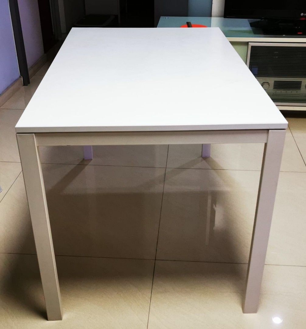 Computer study Desk Table (Category: Tables & Sets) located in Singapore. Submitted by carouselelong (Listing ID 1244012266, Image 2). Description: Table size length 125cm, width 75cm,height 74cm.