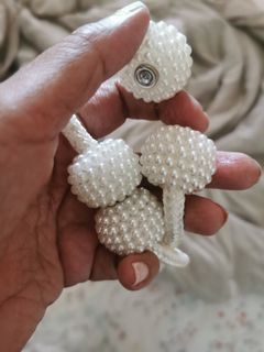 Curtain metal clips