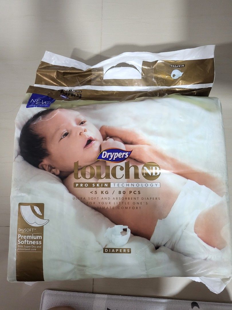 Drypers touch newborn top