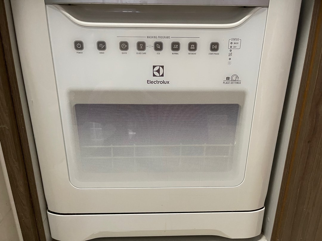 ELECTROLUX ESF6010BW 55CM COMPACT TABLETOP DISHWASHER, TV & Home
