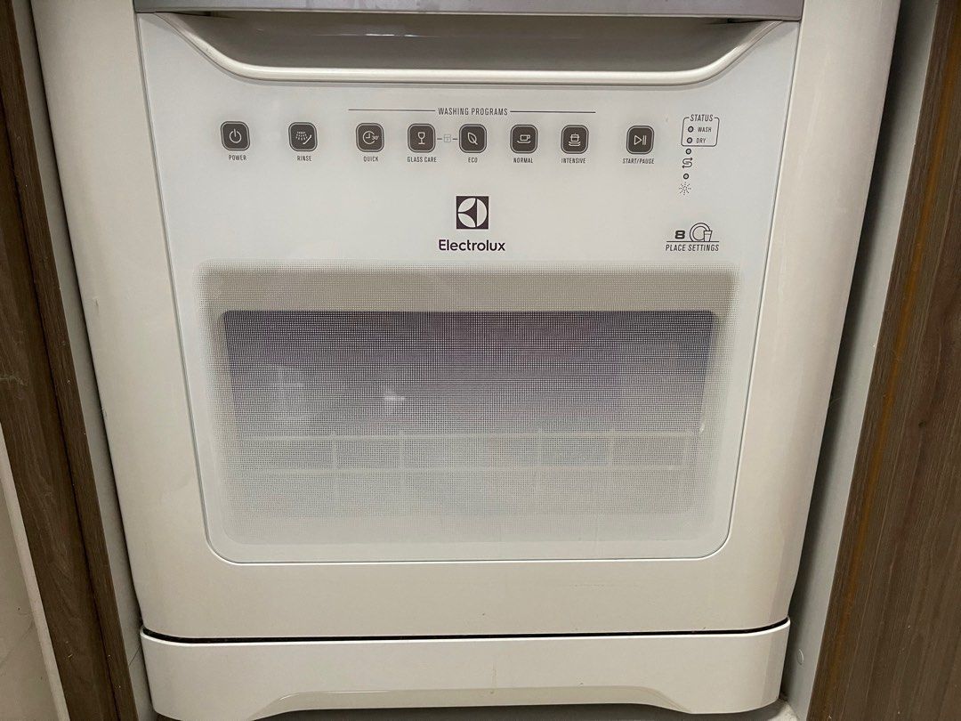 ELECTROLUX ESF6010BW 55CM COMPACT TABLETOP DISHWASHER, TV & Home