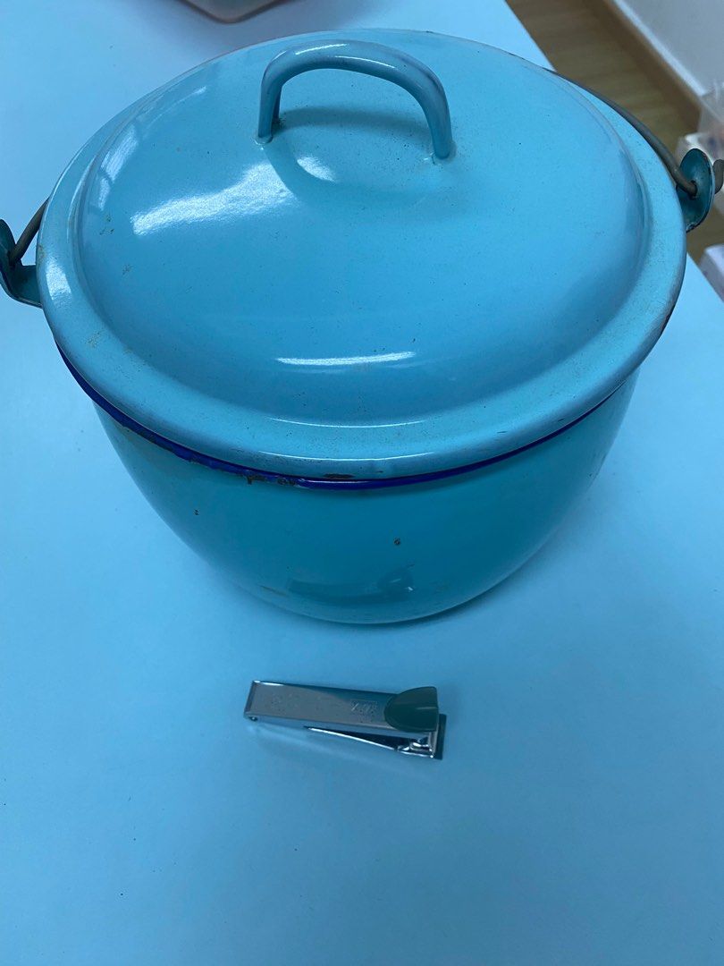 Enamel large pot can use for gardening etc, Furniture & Home Living, Kitchenware & Tableware