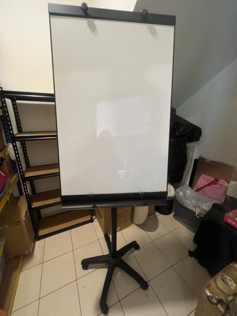 Flip Chart, Furniture & Home Living, Furniture, Other Home Furniture on