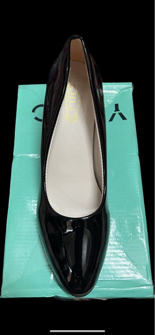 Glossy Black Pumps, Women's Fashion, Footwear, Heels on Carousell