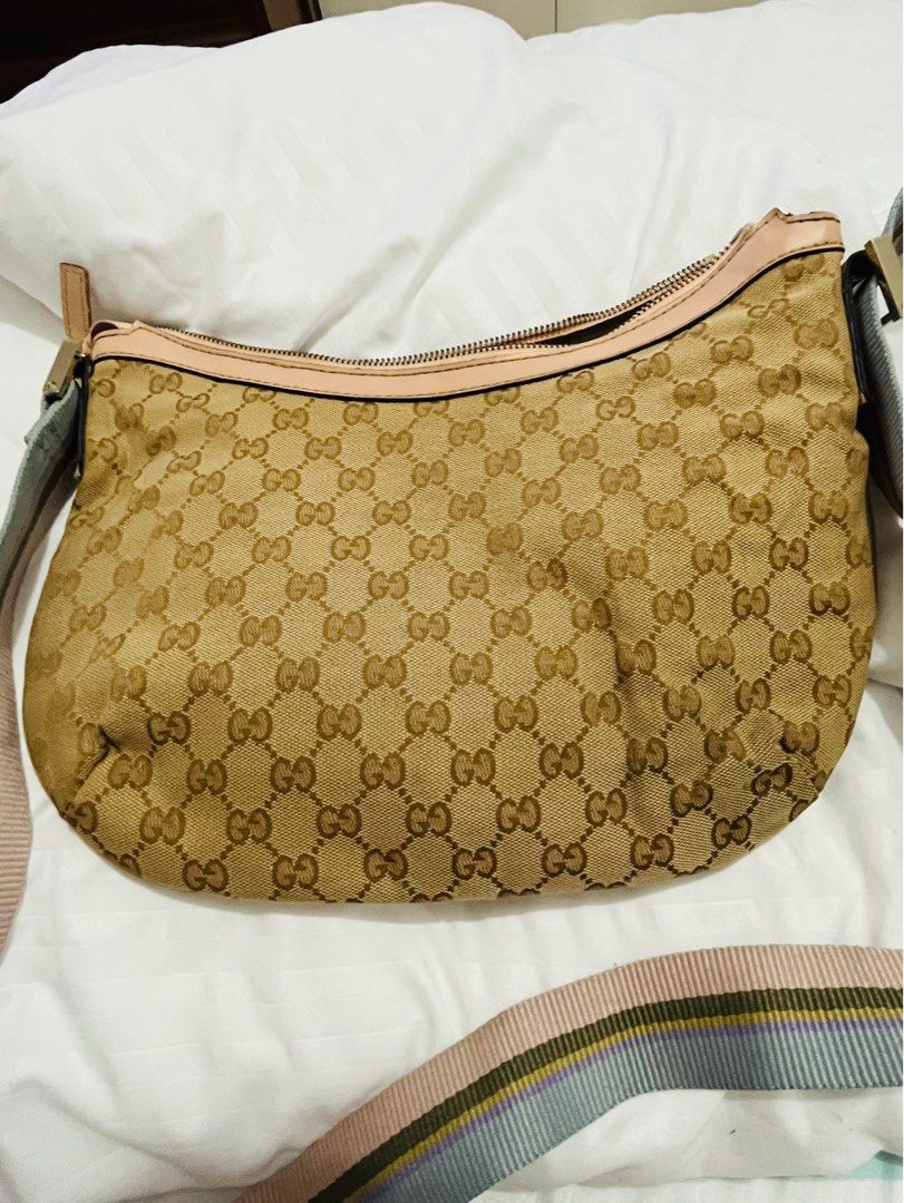 Gucci sling bag (Category: Luxury Bags & Wallets) located in Binan City. Submitted by go_finds (Listing ID 1243979879, Image 2). Description: preloved Gucci sling bag with code Japan source linings are intact clean inner cloth payment first via gcash or maya book your own courier: lalamove or grab location: biñan .