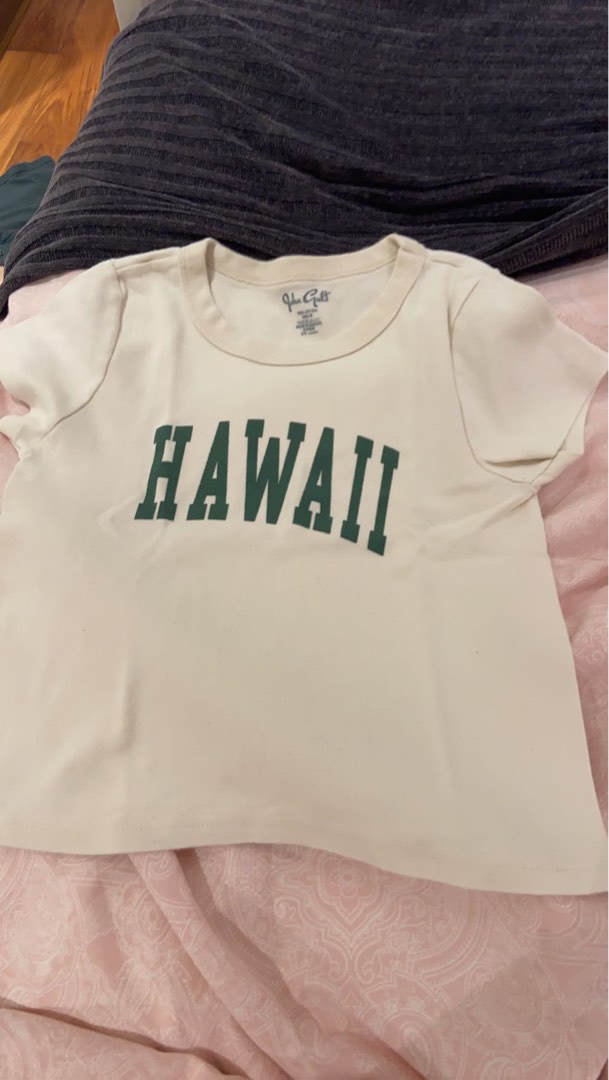 Hawaii brandy Melville top, Women's Fashion, Tops, Shirts on Carousell