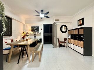 HDB 4rm 487c Tampines Street 45 For Sale 4 room
