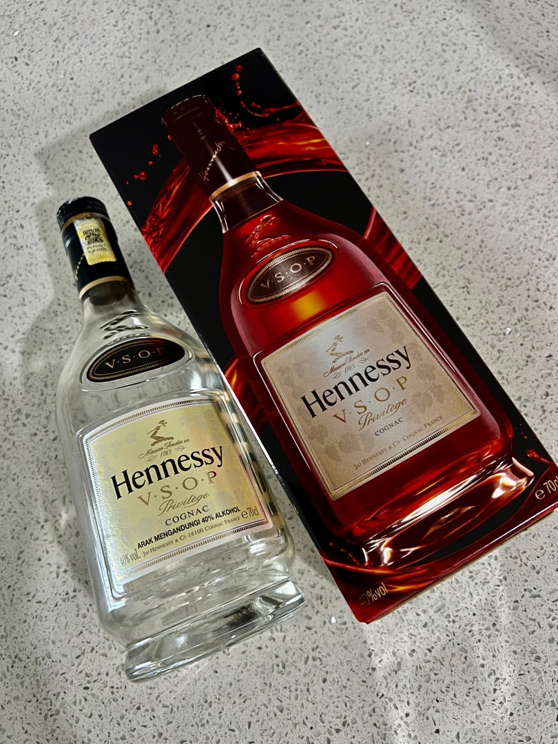 Hennessy VSOP empty bottle with box, Hobbies & Toys, Collectibles
