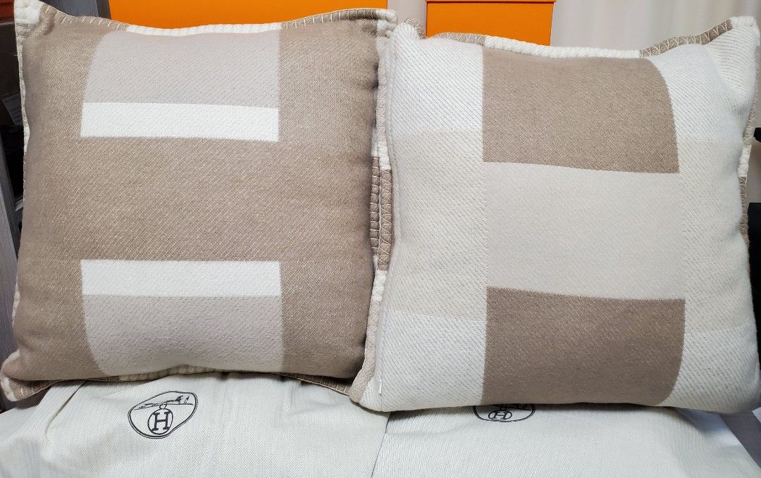 Hermes H Tissage pillow cushion H圖案咕𠱸, 傢俬＆家居, 家居裝飾
