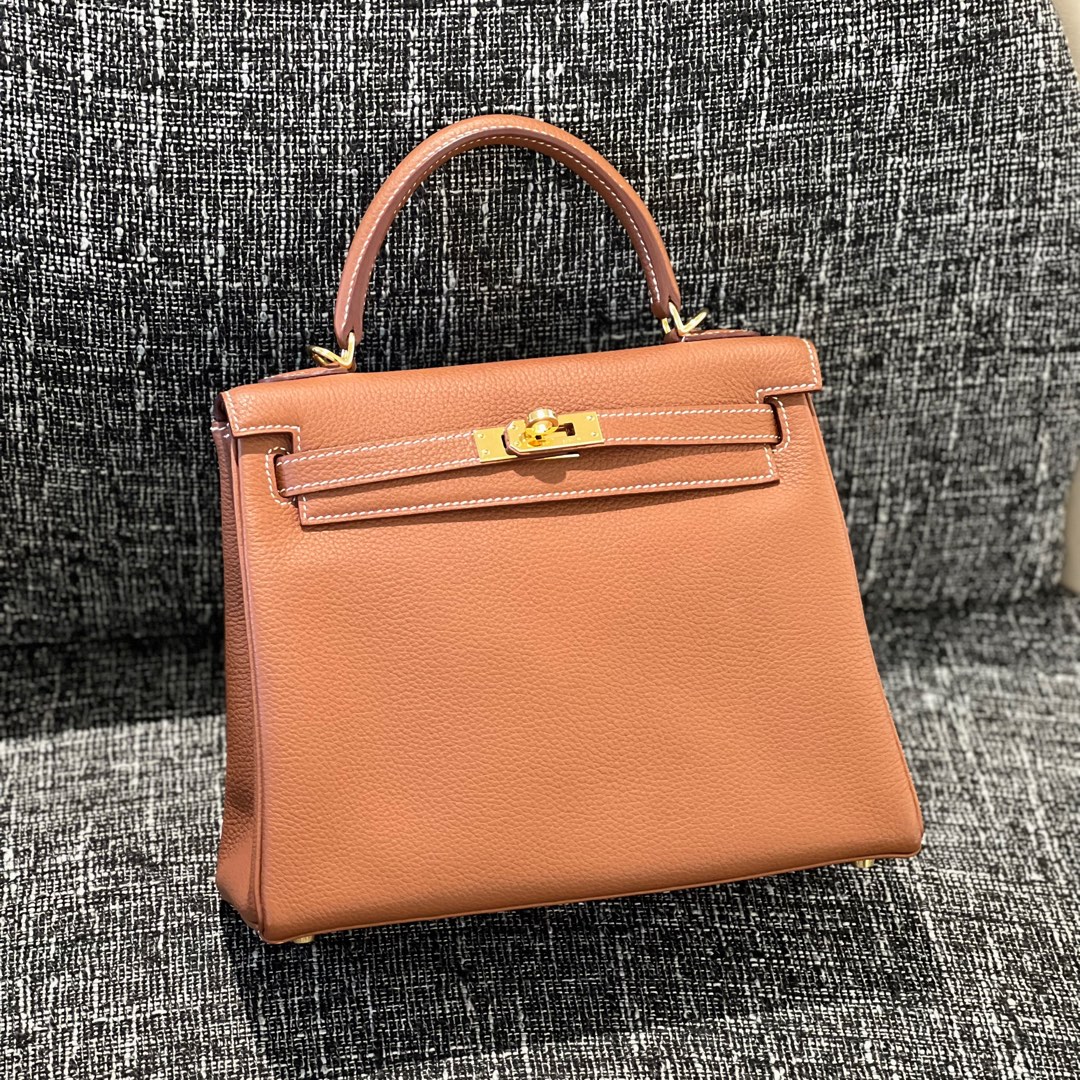 Authentic like new Hermes kelly 25 in gris asphalt Togo and gold hardware,  Luxury, Bags & Wallets on Carousell