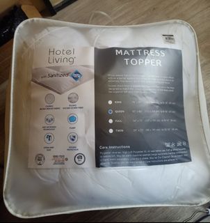 Hotel Living Mattress Topper QUEEN SIZED