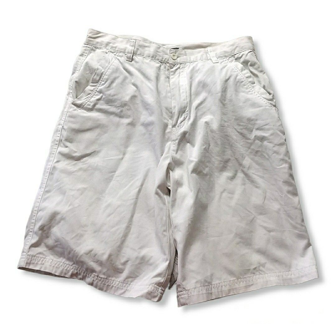 White khaki hotsell shorts mens
