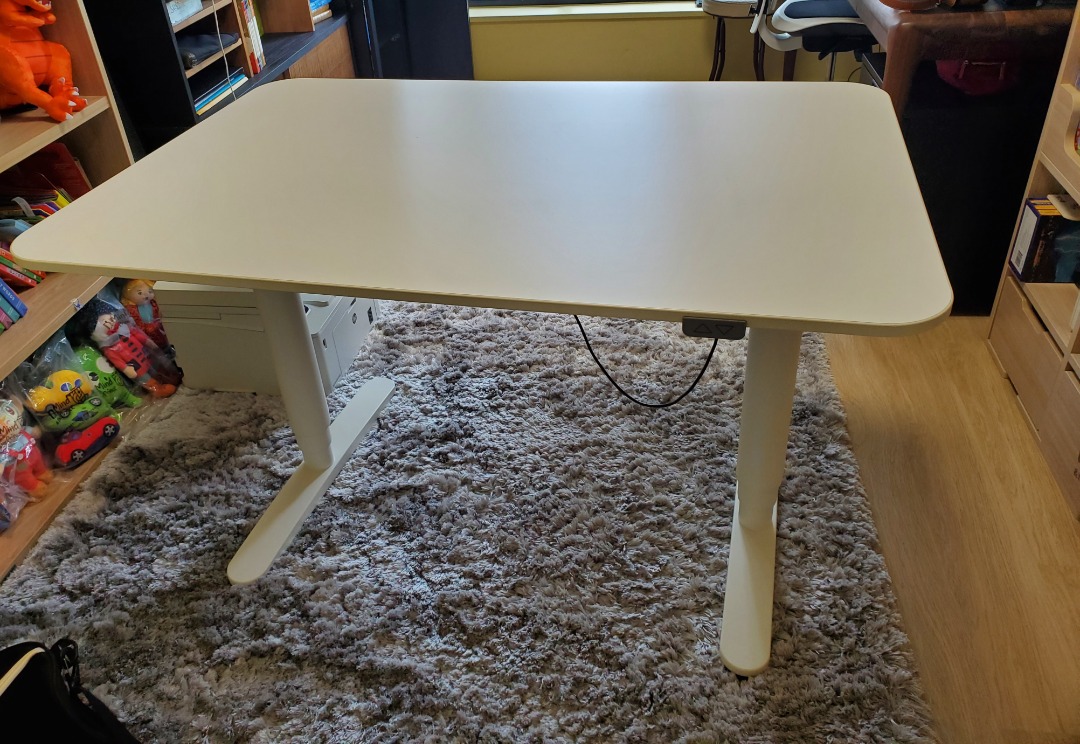 Ikea Stand Up Desk, 傢俬＆家居, 傢俬, 其他家居傢俬 Carousell