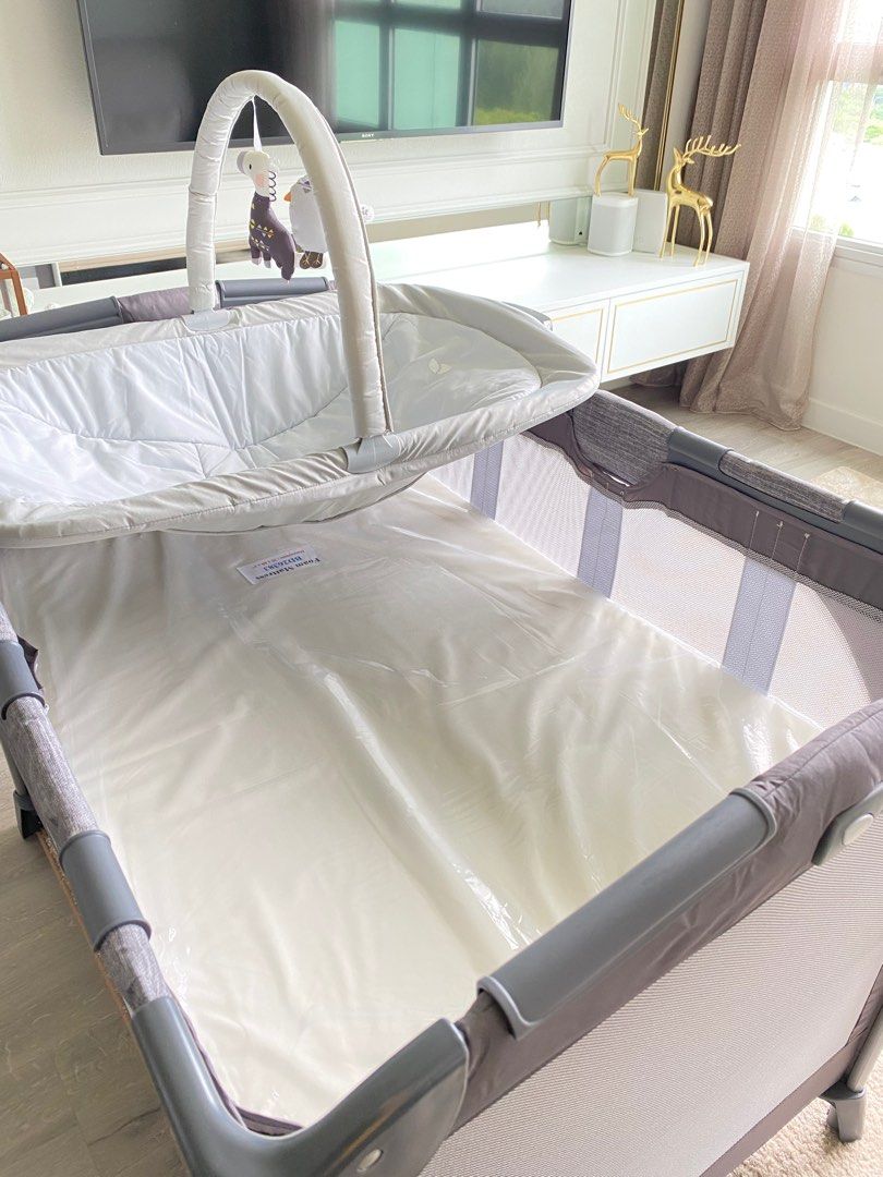 Joie commuter change& bounce travel cot / playpen (Negotiable), Babies