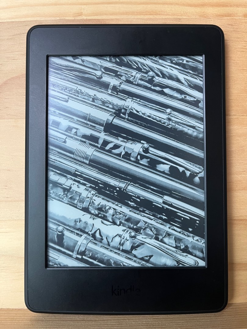 Kindle Paperwhite 7th generation WITH Case, Mobile Phones & Gadgets, EReaders on Carousell